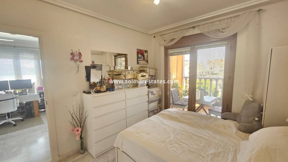 Apartamento de 2 habitaciones en Villamartin en venta con piscina - 179.999 € (Ref: 9191386)