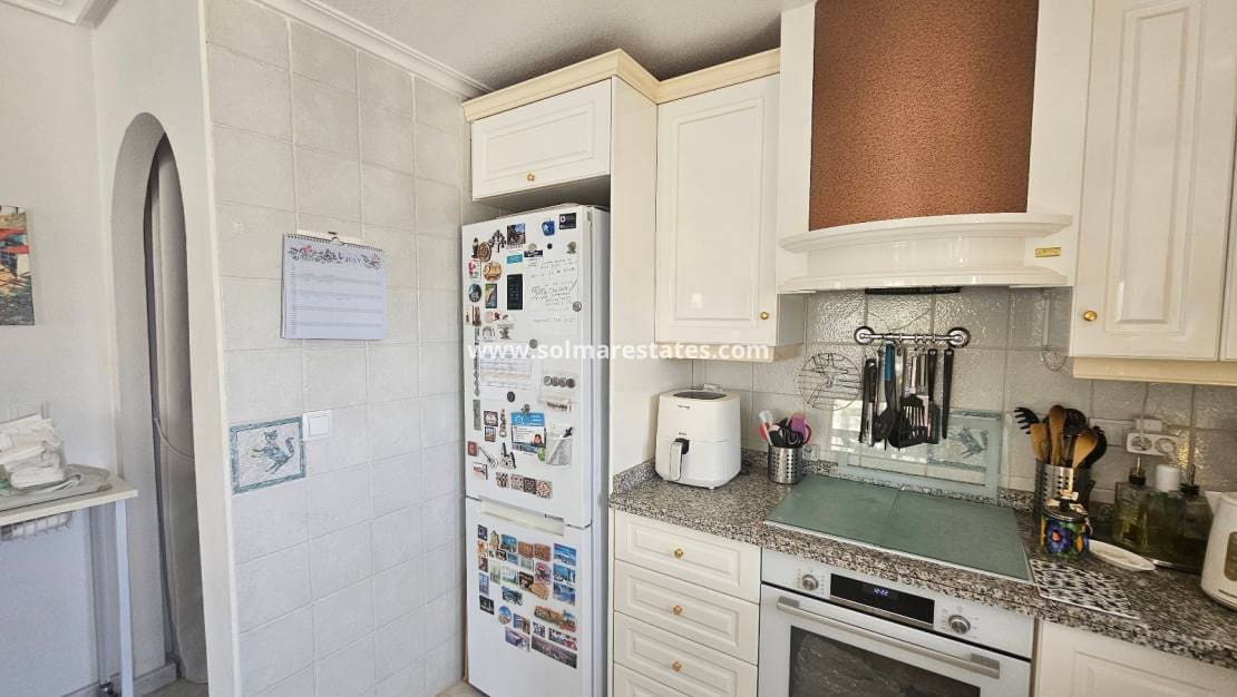 Apartamento de 2 habitaciones en Villamartin en venta con piscina - 179.999 € (Ref: 9191386)