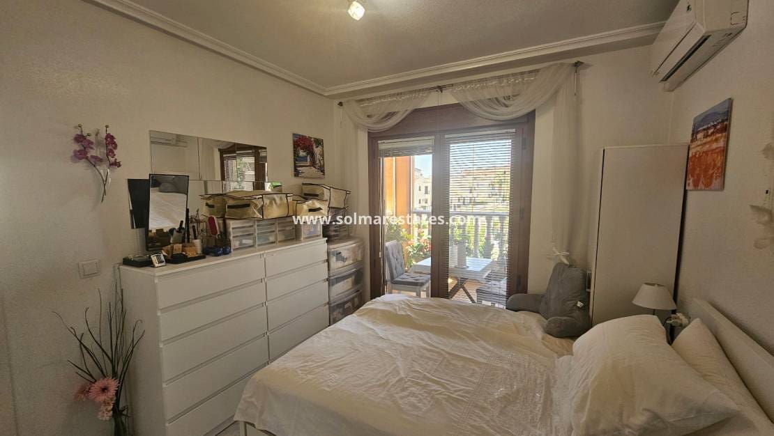 Apartamento de 2 habitaciones en Villamartin en venta con piscina - 179.999 € (Ref: 9191386)