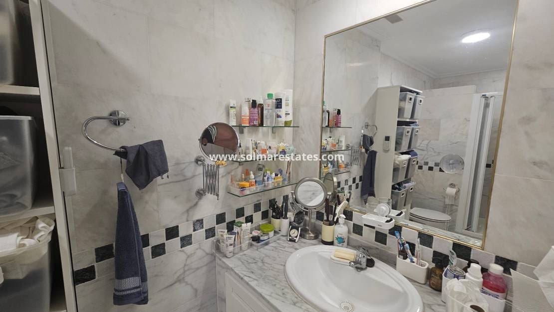 Apartamento de 2 habitaciones en Villamartin en venta con piscina - 179.999 € (Ref: 9191386)