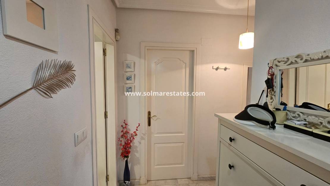 Apartamento de 2 habitaciones en Villamartin en venta con piscina - 179.999 € (Ref: 9191386)