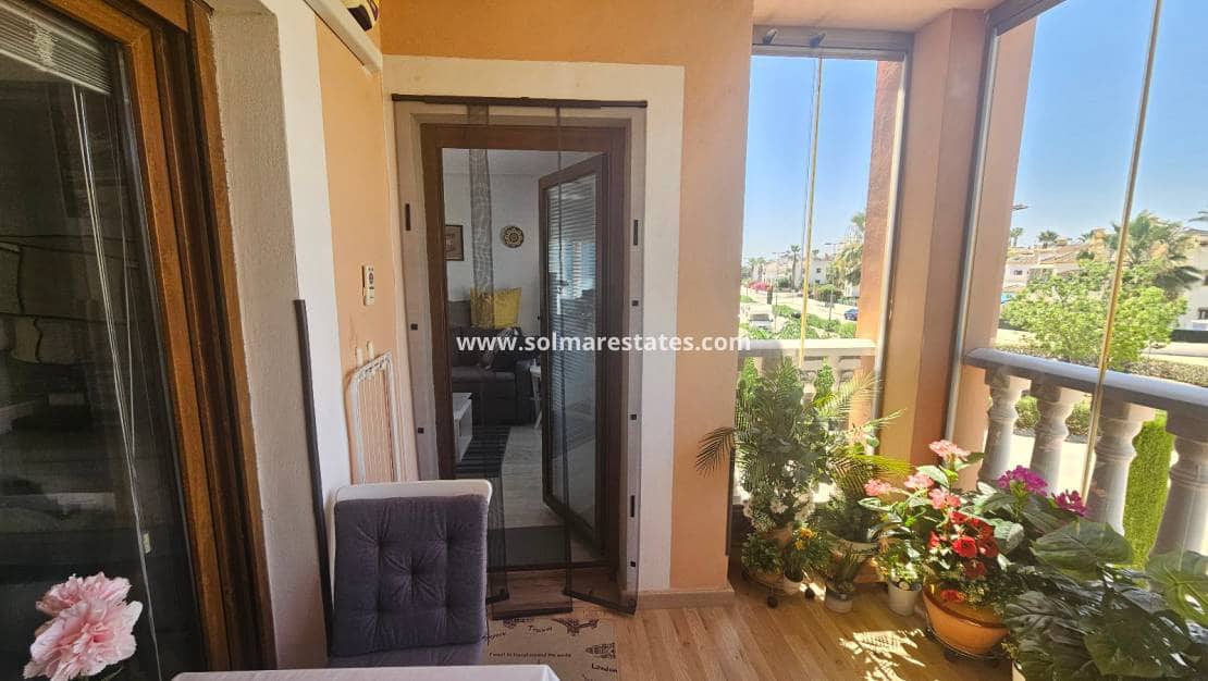 Apartamento de 2 habitaciones en Villamartin en venta con piscina - 179.999 € (Ref: 9191386)
