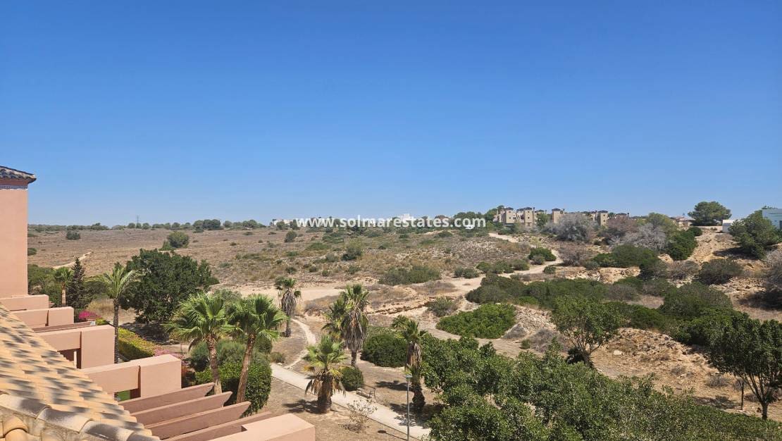 Apartamento de 2 habitaciones en Villamartin en venta con piscina - 179.999 € (Ref: 9191386)