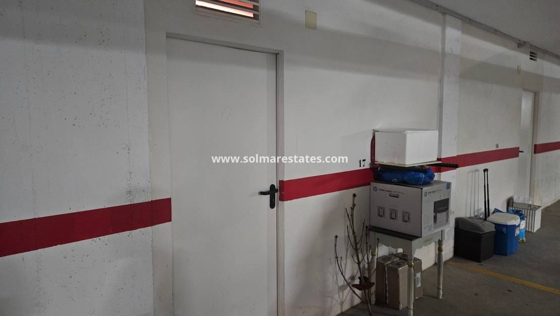 Apartamento de 2 habitaciones en Villamartin en venta con piscina - 179.999 € (Ref: 9191386)