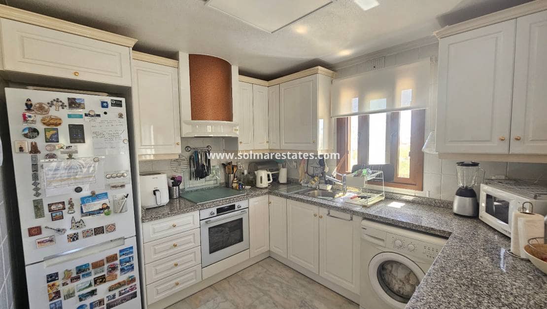 Apartamento de 2 habitaciones en Villamartin en venta con piscina - 179.999 € (Ref: 9191386)