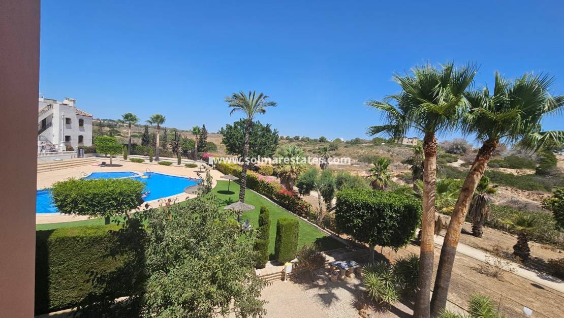 Apartamento de 2 habitaciones en Villamartin en venta con piscina - 179.999 € (Ref: 9191386)