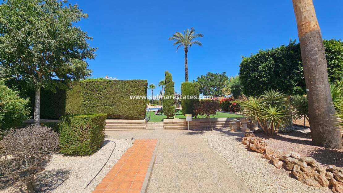 Apartamento de 2 habitaciones en Villamartin en venta con piscina - 179.999 € (Ref: 9191386)