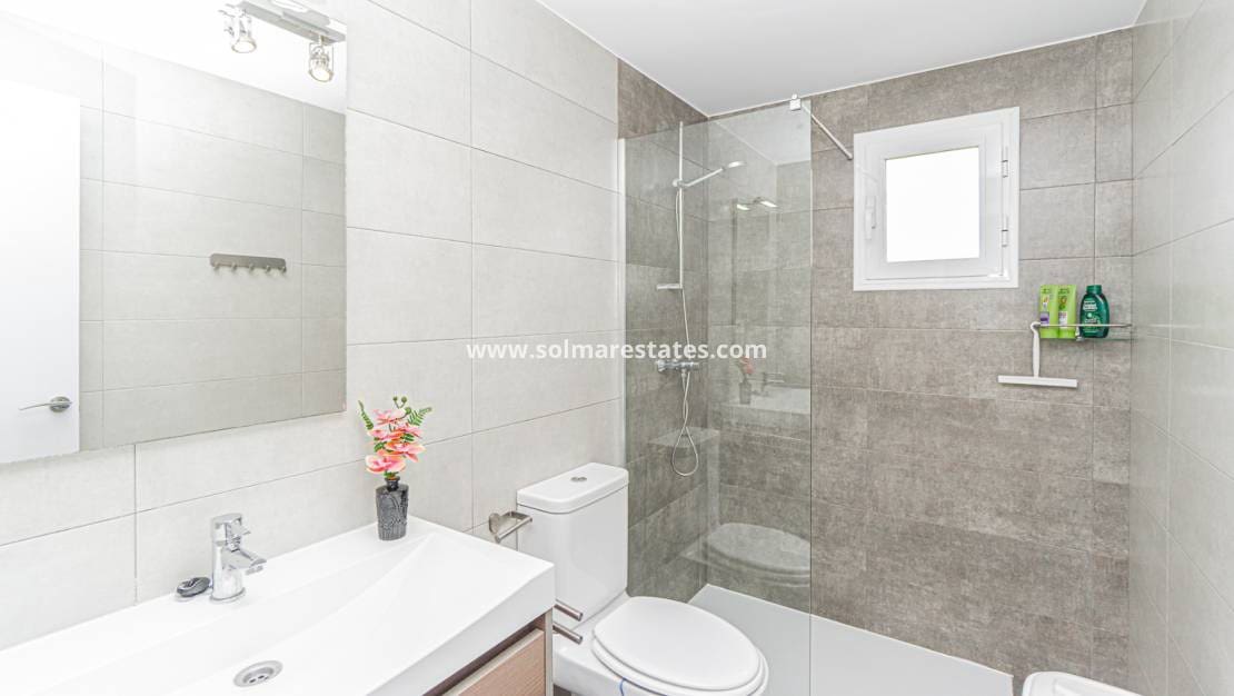 3 chambre Appartement à vendre à Campoamor avec piscine - 219 000 € (Ref: 9194742)