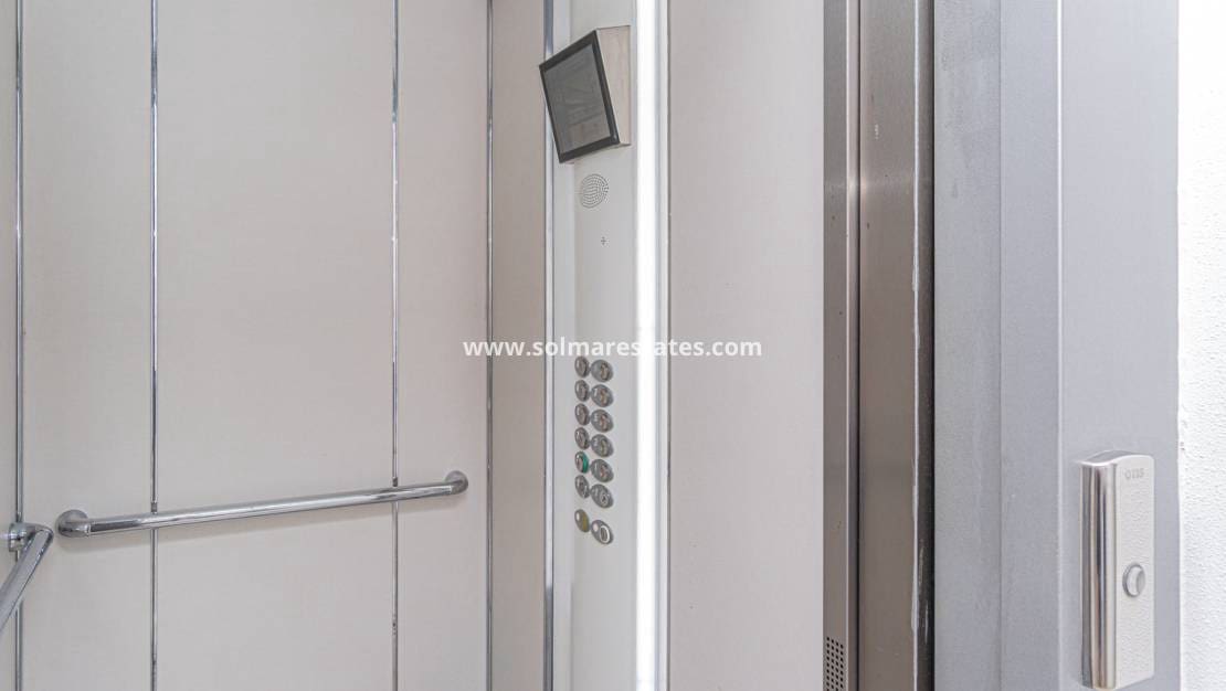 3 chambre Appartement à vendre à Campoamor avec piscine - 219 000 € (Ref: 9194742)