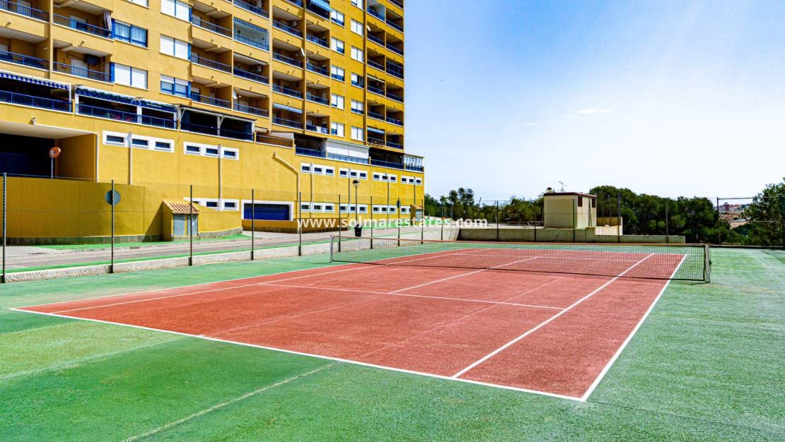 3 chambre Appartement à vendre à Campoamor avec piscine - 219 000 € (Ref: 9194742)