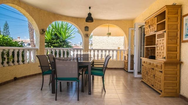 3 soverom Villa til salgs i La Siesta, Torrevieja med svømmebasseng - € 535 000 (Ref: 9196209)