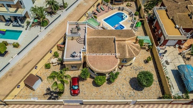 Chalet de 3 habitaciones en La Siesta, Torrevieja en venta con piscina - 499.000 € (Ref: 9196209)