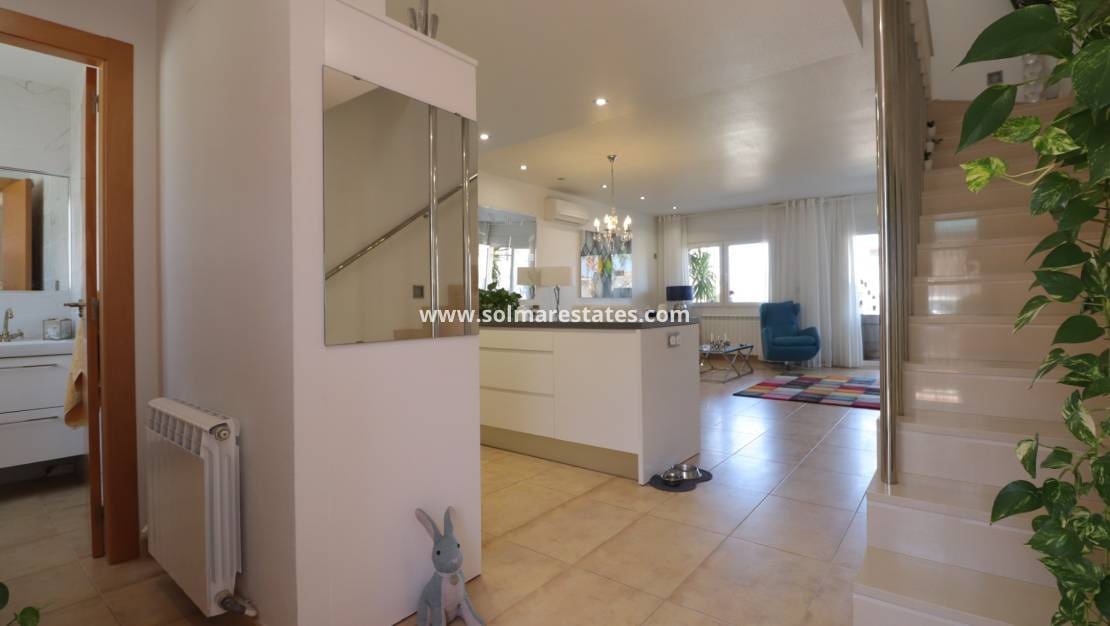 3 soverom Kjedet enebolig til salgs i Benijofar med svømmebasseng - € 239 950 (Ref: 9196210)