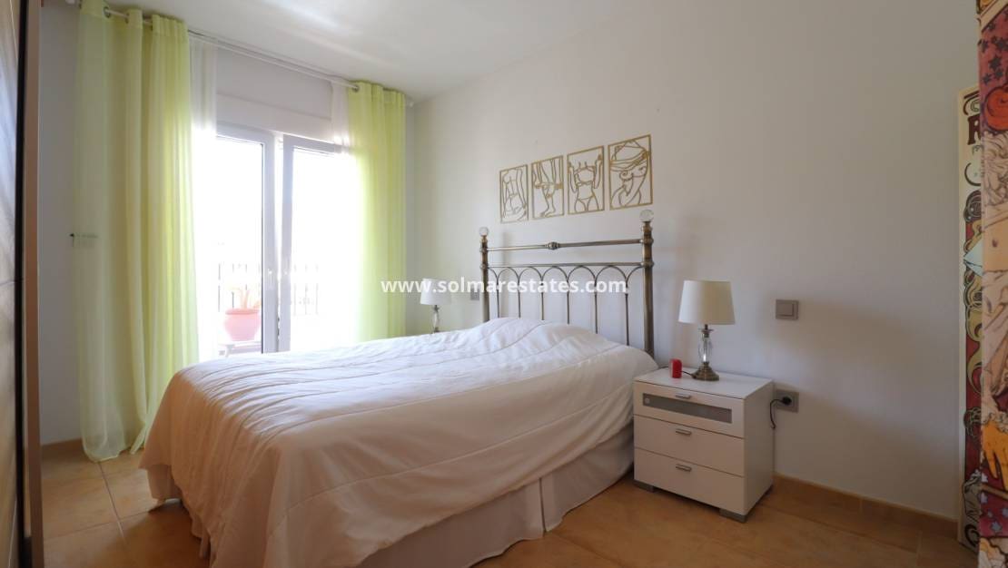 3 soverom Kjedet enebolig til salgs i Benijofar med svømmebasseng - € 239 950 (Ref: 9196210)