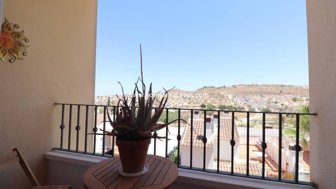 3 soverom Kjedet enebolig til salgs i Benijofar med svømmebasseng - € 239 950 (Ref: 9196210)