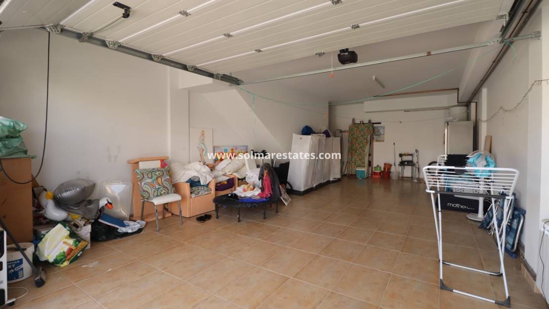 3 soverom Kjedet enebolig til salgs i Benijofar med svømmebasseng - € 239 950 (Ref: 9196210)