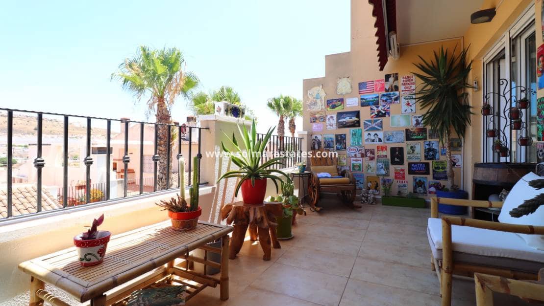 3 soverom Kjedet enebolig til salgs i Benijofar med svømmebasseng - € 239 950 (Ref: 9196210)