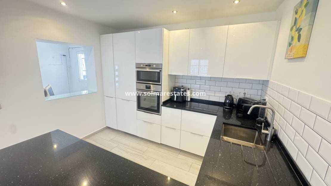 2 soverom Villa til salgs i Blue Lagoon med svømmebasseng - € 265 000 (Ref: 9197112)