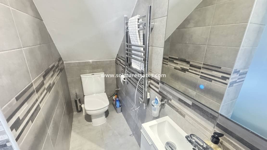 2 soverom Villa til salgs i Blue Lagoon med svømmebasseng - € 265 000 (Ref: 9197112)