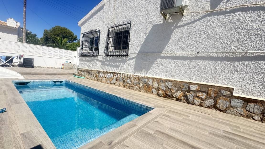 2 soverom Villa til salgs i Blue Lagoon med svømmebasseng - € 265 000 (Ref: 9197112)