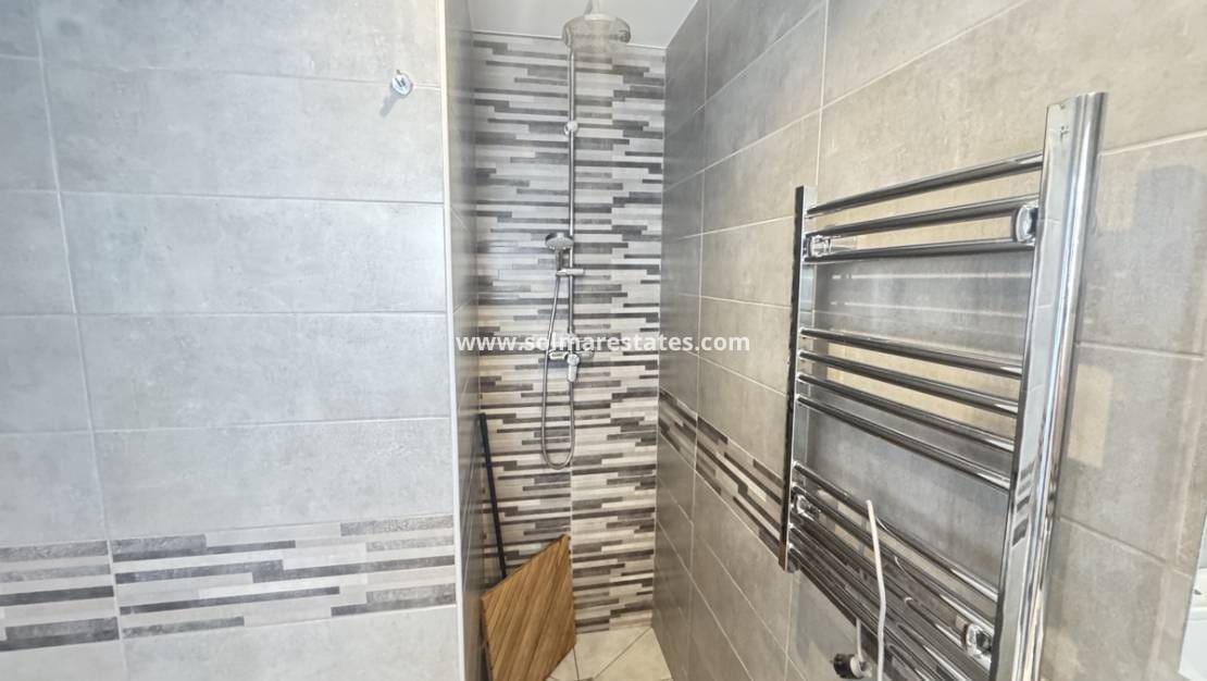 2 soverom Villa til salgs i Blue Lagoon med svømmebasseng - € 265 000 (Ref: 9197112)