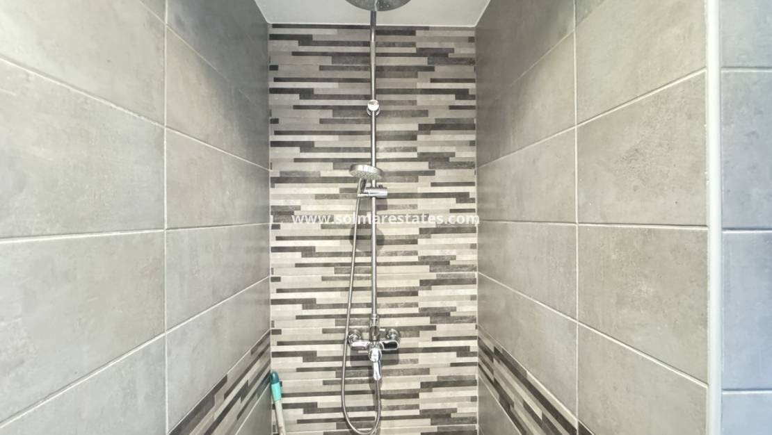 2 soverom Villa til salgs i Blue Lagoon med svømmebasseng - € 265 000 (Ref: 9197112)