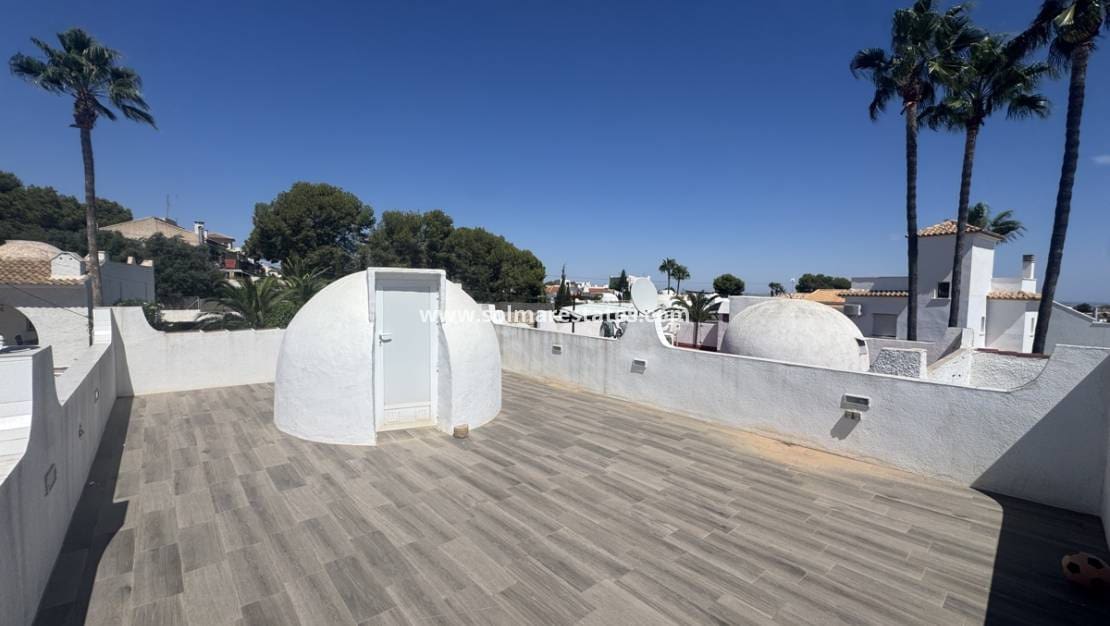 2 soverom Villa til salgs i Blue Lagoon med svømmebasseng - € 265 000 (Ref: 9197112)