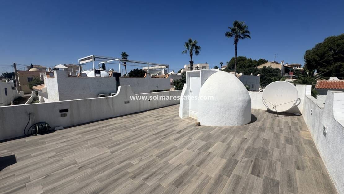 2 soverom Villa til salgs i Blue Lagoon med svømmebasseng - € 265 000 (Ref: 9197112)