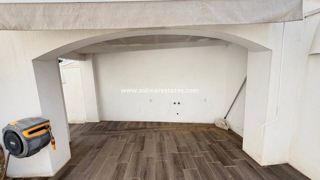 2 soverom Villa til salgs i Blue Lagoon med svømmebasseng - € 255 000 (Ref: 9197112)