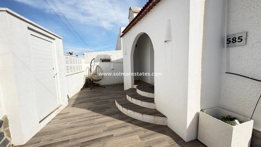 2 soverom Villa til salgs i Blue Lagoon med svømmebasseng - € 255 000 (Ref: 9197112)