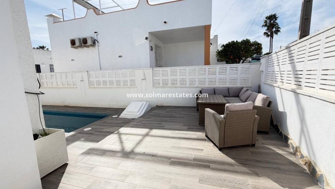 2 soverom Villa til salgs i Blue Lagoon med svømmebasseng - € 255 000 (Ref: 9197112)