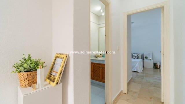 Chalet de 3 habitaciones en Villamartin, Orihuela en venta con piscina - 379.000 € (Ref: 9198270)