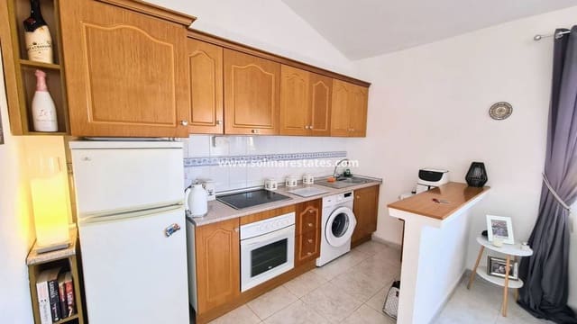 2 Zimmer Apartment zu verkaufen in Villamartin, Orihuela mit Pool - 129.000 € (Ref: 9203075)