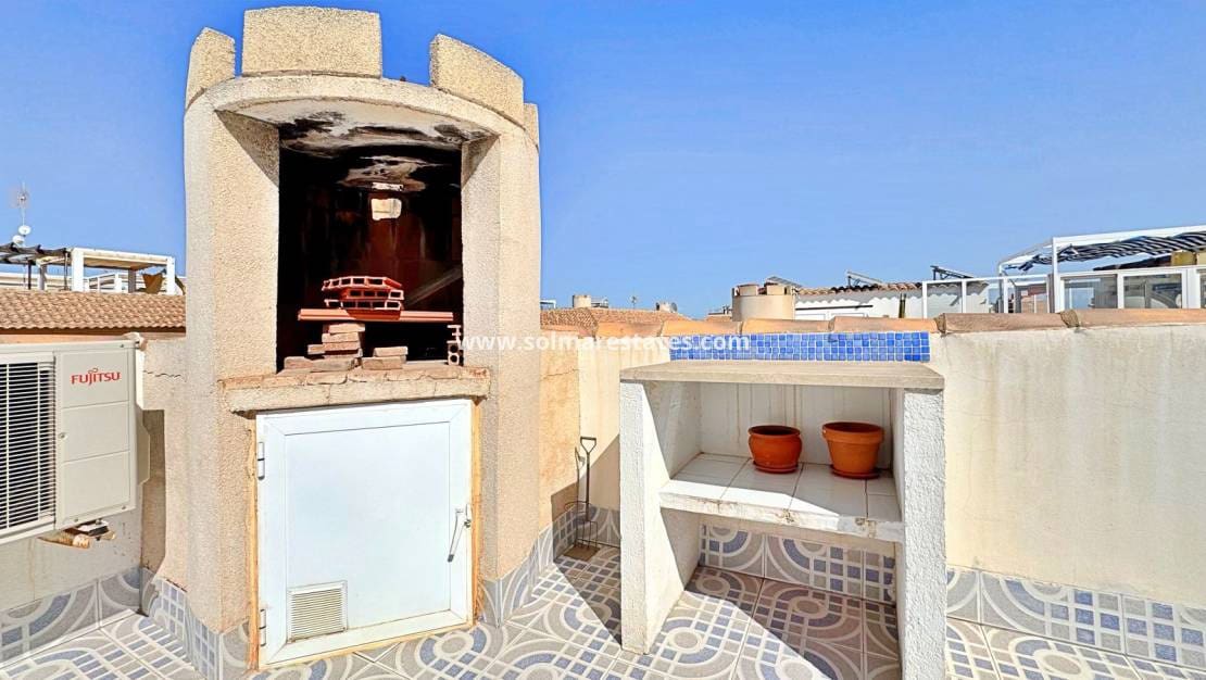 Apartamento de 2 habitaciones en La Zenia en venta con piscina - 225.000 € (Ref: 9205296)