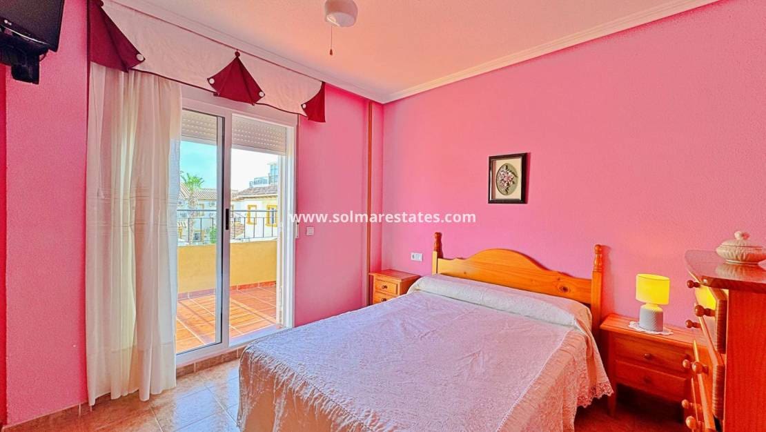 2 sypialnia Dom szeregowy na sprzedaż w Orihuela Costa z basenem - 189 000 € (Ref: 9205299)