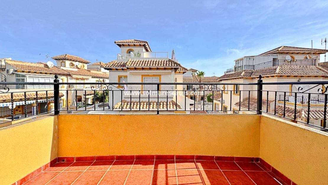 2 sypialnia Dom szeregowy na sprzedaż w Orihuela Costa z basenem - 189 000 € (Ref: 9205299)