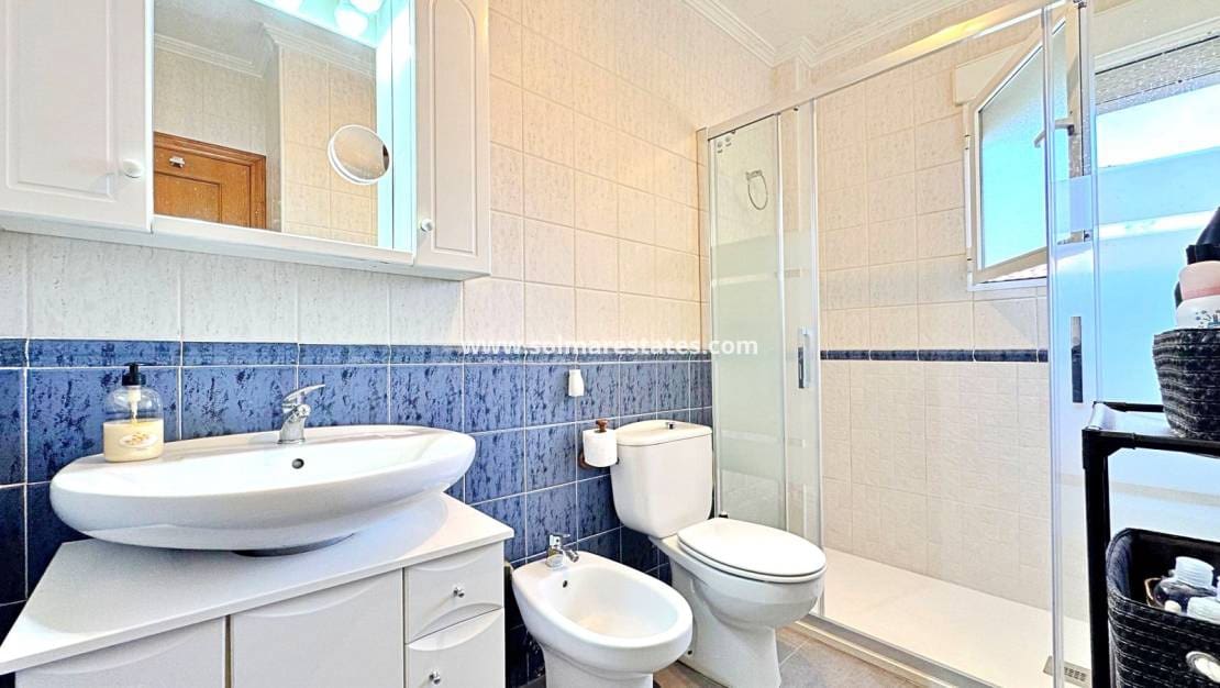 2 sypialnia Dom szeregowy na sprzedaż w Orihuela Costa z basenem - 189 000 € (Ref: 9205299)