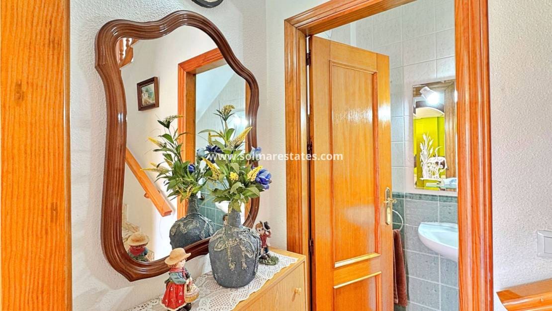 2 sypialnia Dom szeregowy na sprzedaż w Orihuela Costa z basenem - 189 000 € (Ref: 9205299)