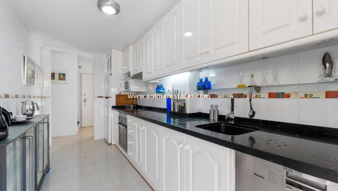 3 quarto Casa em Banda para venda em Playa Flamenca com piscina - 339 000 € (Ref: 9207356)