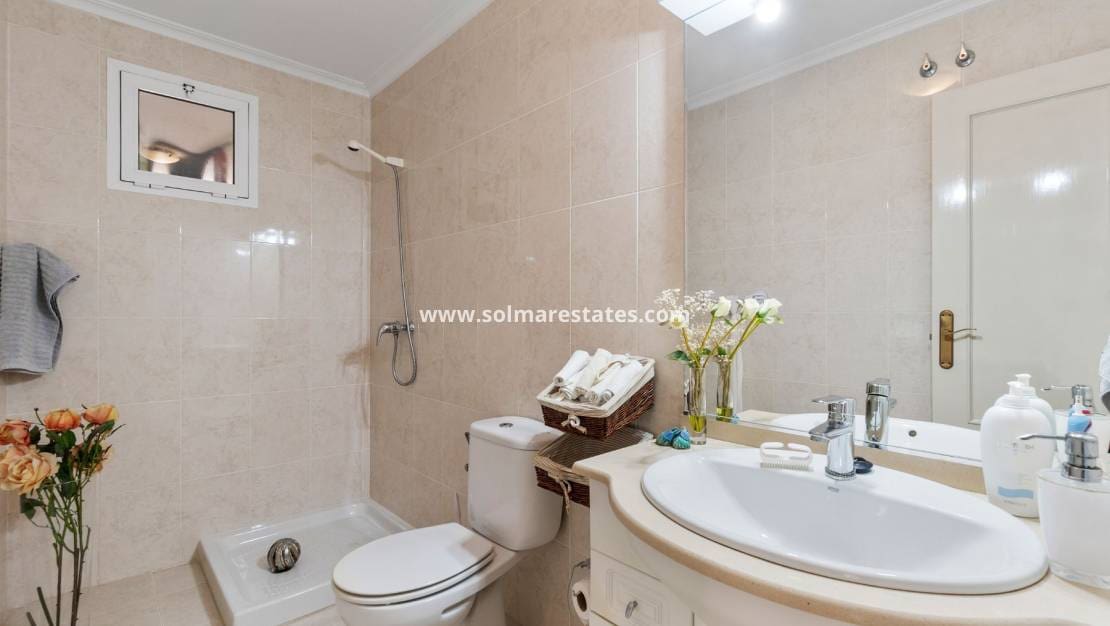 3 quarto Casa em Banda para venda em Playa Flamenca com piscina - 339 000 € (Ref: 9207356)