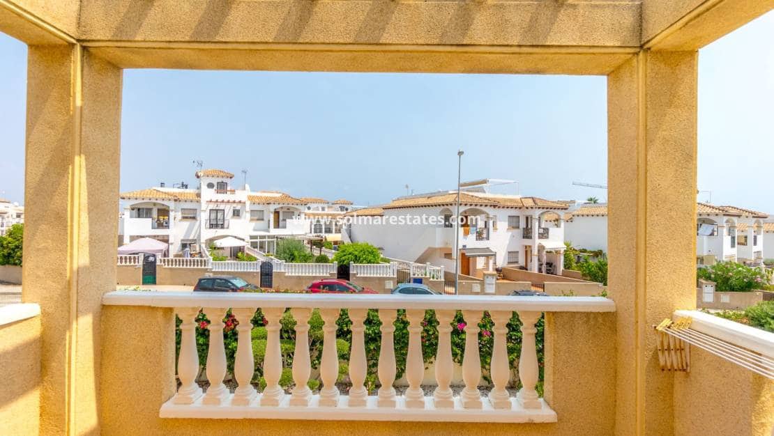3 quarto Casa em Banda para venda em Playa Flamenca com piscina - 339 000 € (Ref: 9207356)