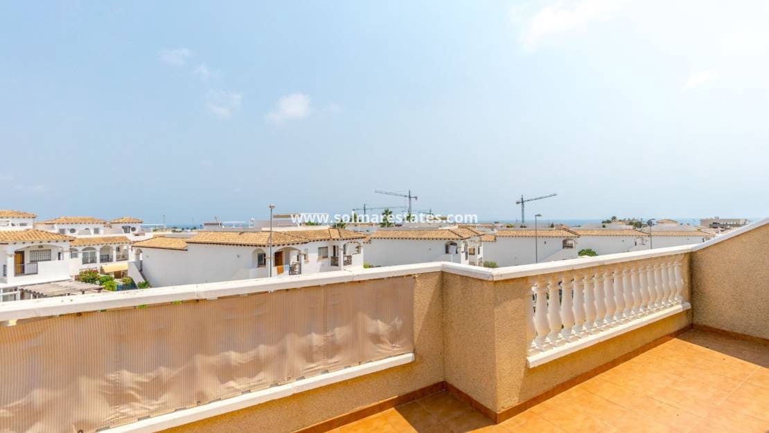 3 quarto Casa em Banda para venda em Playa Flamenca com piscina - 339 000 € (Ref: 9207356)