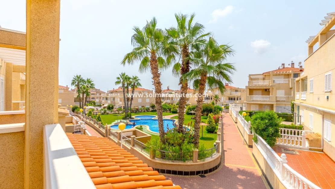3 quarto Casa em Banda para venda em Playa Flamenca com piscina - 339 000 € (Ref: 9207356)