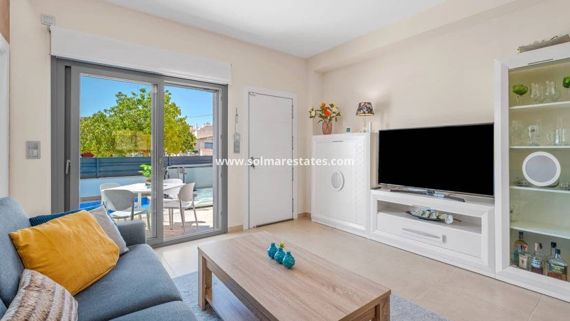 3 soverom Hus til salgs i Formentera del Segura med svømmebasseng - € 339 000 (Ref: 9207359)