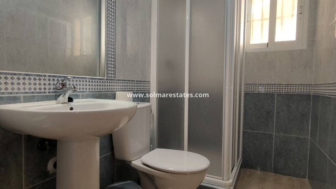 3 soverom Hus til salgs i Cabo Roig med svømmebasseng - € 234 900 (Ref: 9207363)