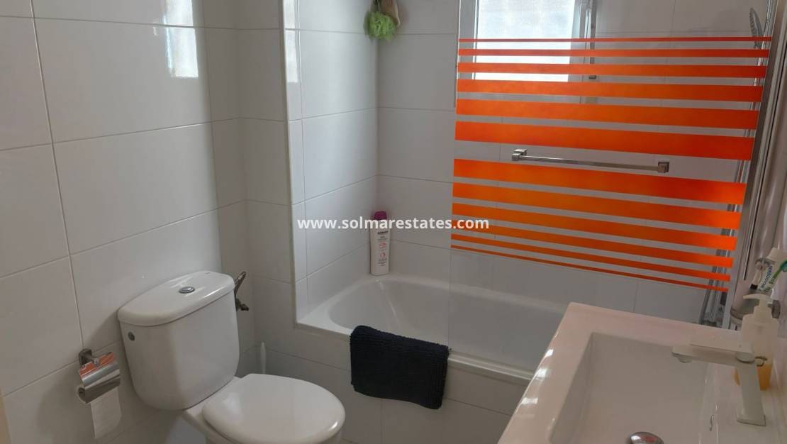 Apartamento de 2 habitaciones en Algorfa en venta con piscina - 145.000 € (Ref: 9207504)