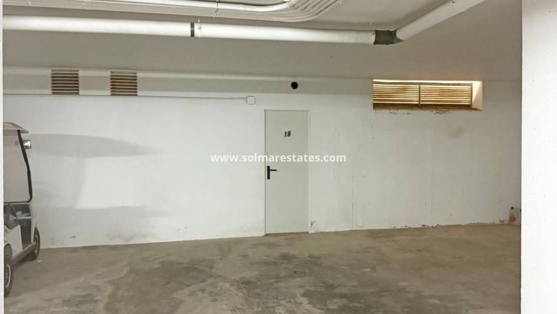 2 Zimmer Apartment zu verkaufen in Villamartin mit Pool - 199.000 € (Ref: 9208679)