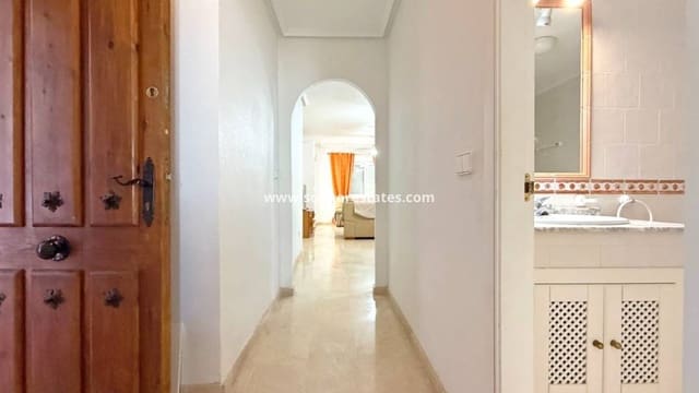 2 Zimmer Apartment zu verkaufen in Villamartin, Orihuela mit Pool - 199.000 € (Ref: 9208679)