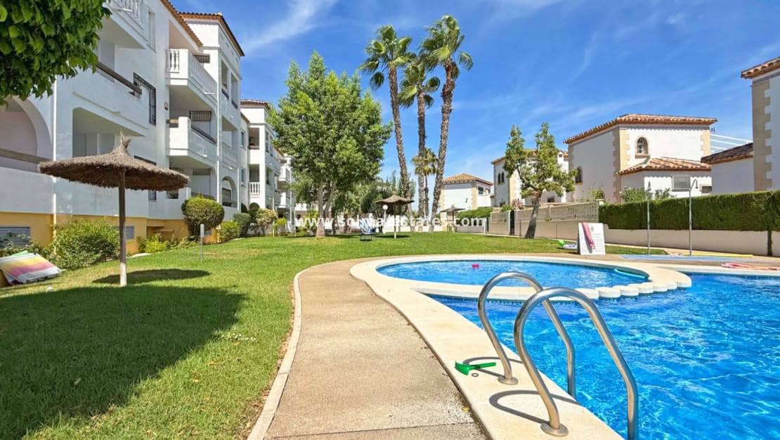 2 Zimmer Apartment zu verkaufen in Villamartin mit Pool - 199.000 € (Ref: 9208679)