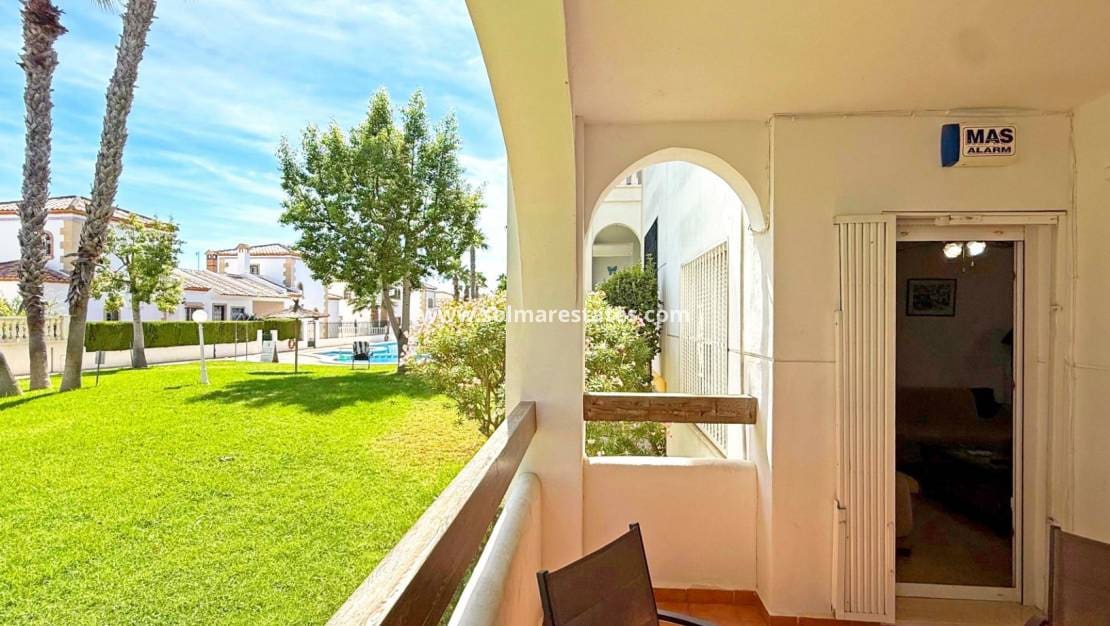 2 Zimmer Apartment zu verkaufen in Villamartin mit Pool - 199.000 € (Ref: 9208679)